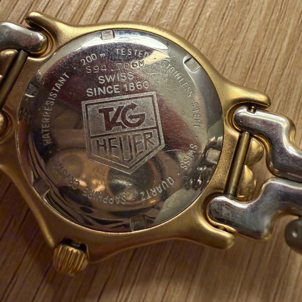 ✨ Vintage TAG Heuer 2000 Series Gold-Tone Watch ✨ - Picture 3 of 9